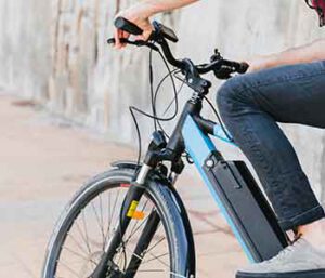 עידן חדש של נסיעה באופניים חשמליים - חובת מספר רישוי