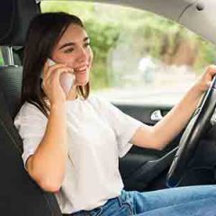 שימוש בטלפון בזמן נהיגה: המדריך השלם