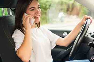 שימוש בטלפון בזמן נהיגה: המדריך השלם